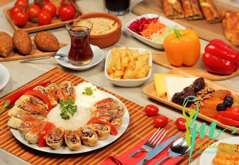 عکس خوردن افطاری در ماه رمضان