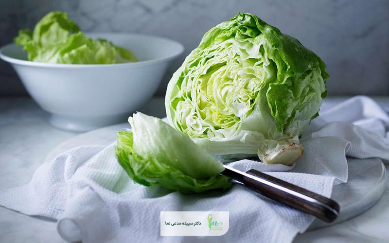 یکی از سبزیجات مفید برای درمان یبوست کاهو است